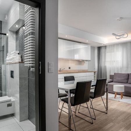 Rentplanet - Apartamenty Atal Tower ヴロツワフ エクステリア 写真