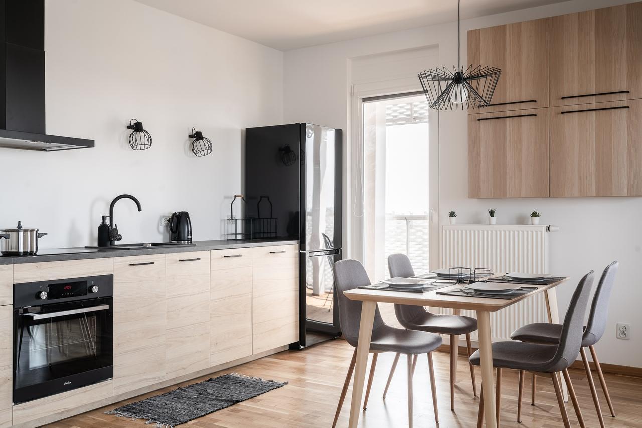 Rentplanet - Apartamenty Atal Tower ヴロツワフ エクステリア 写真