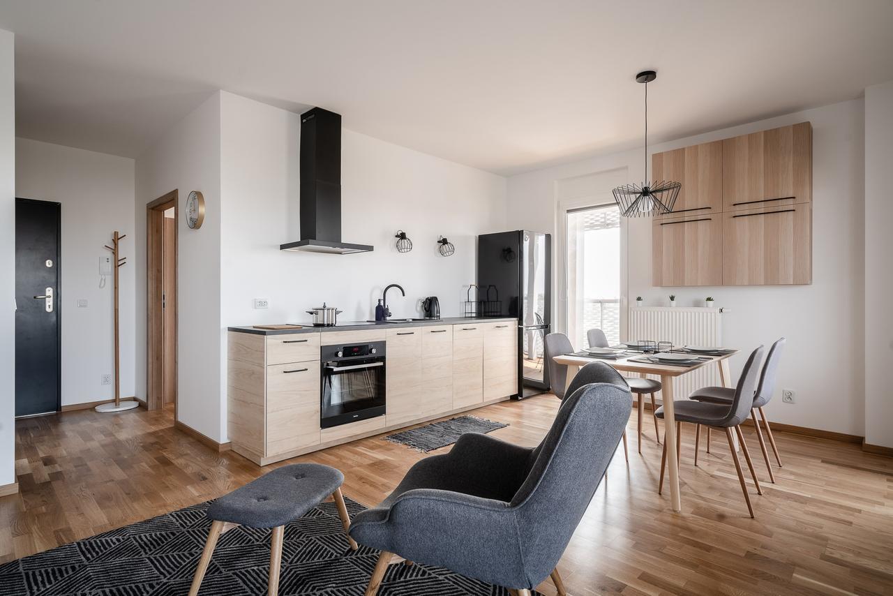 Rentplanet - Apartamenty Atal Tower ヴロツワフ エクステリア 写真