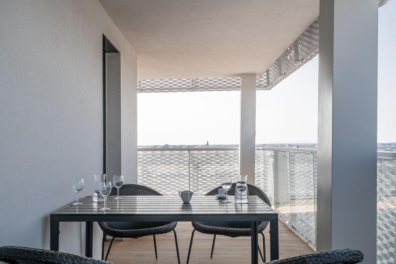 Rentplanet - Apartamenty Atal Tower ヴロツワフ エクステリア 写真