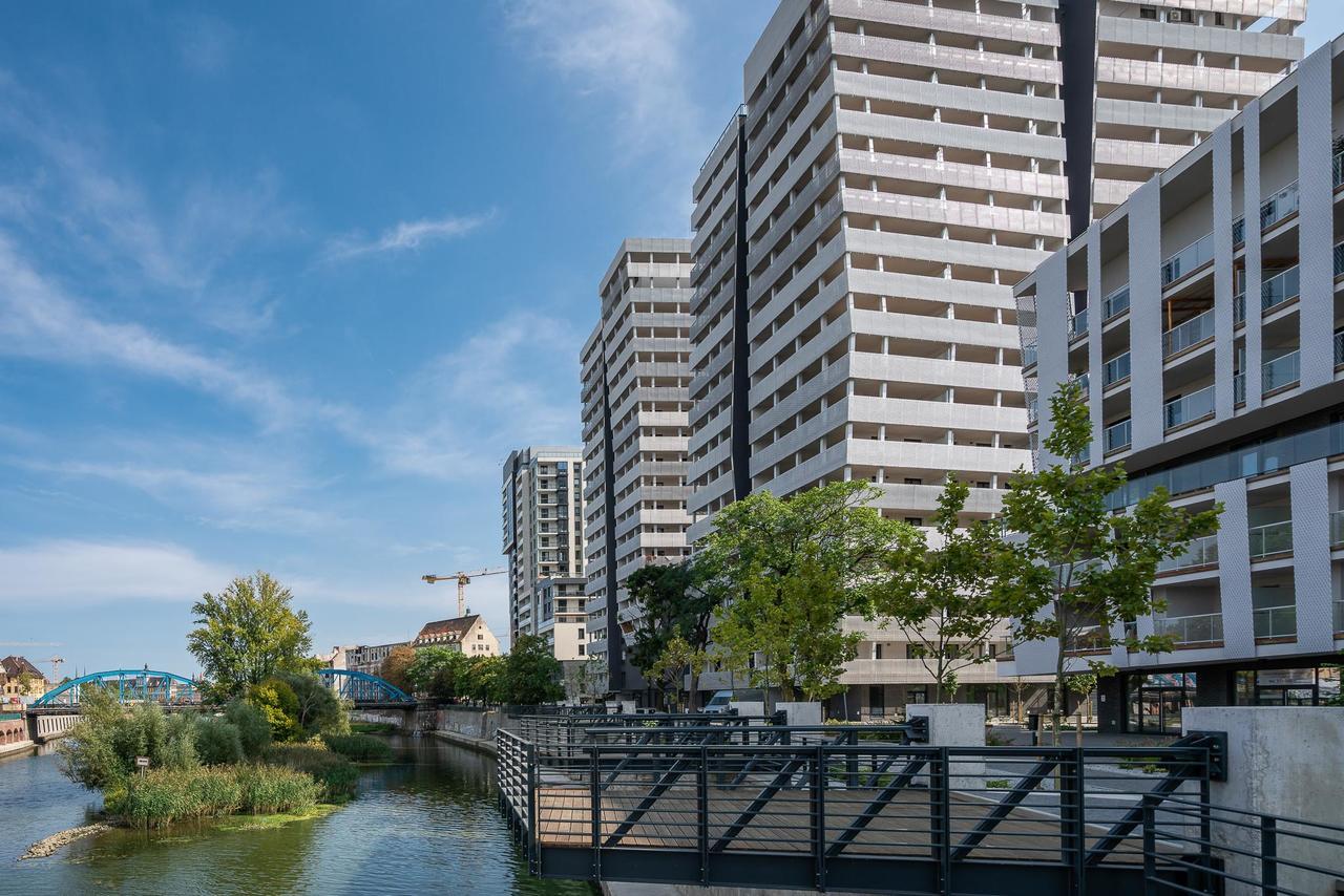 Rentplanet - Apartamenty Atal Tower ヴロツワフ エクステリア 写真