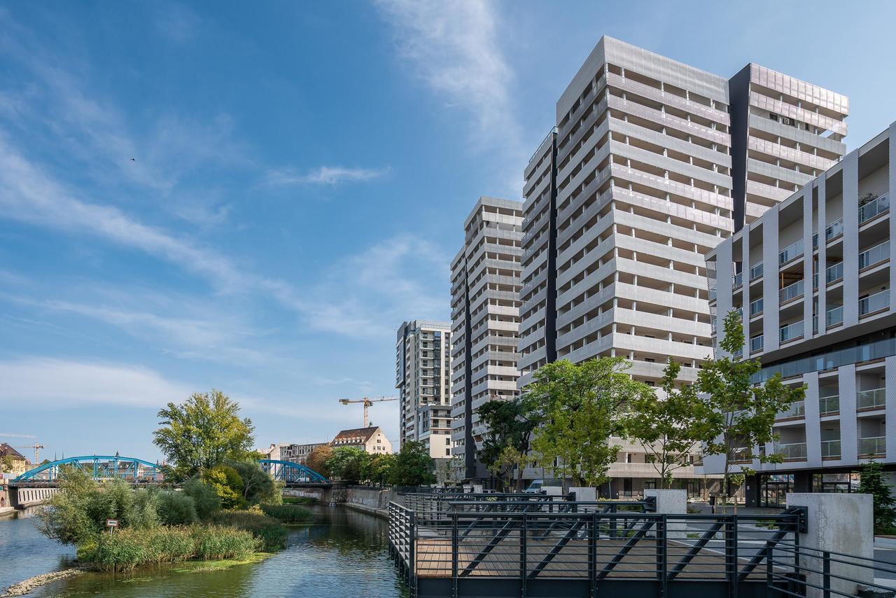 Rentplanet - Apartamenty Atal Tower ヴロツワフ エクステリア 写真